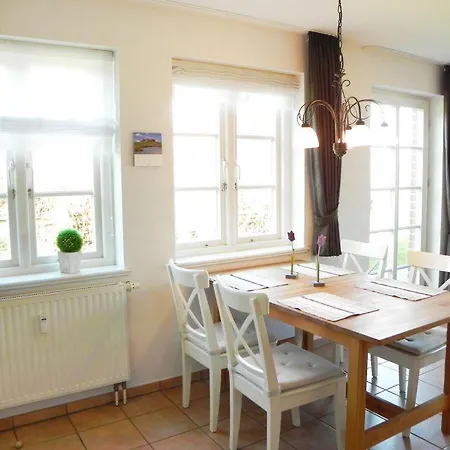 Hus Waasluuper Ferienwohnung Seeschwalbe